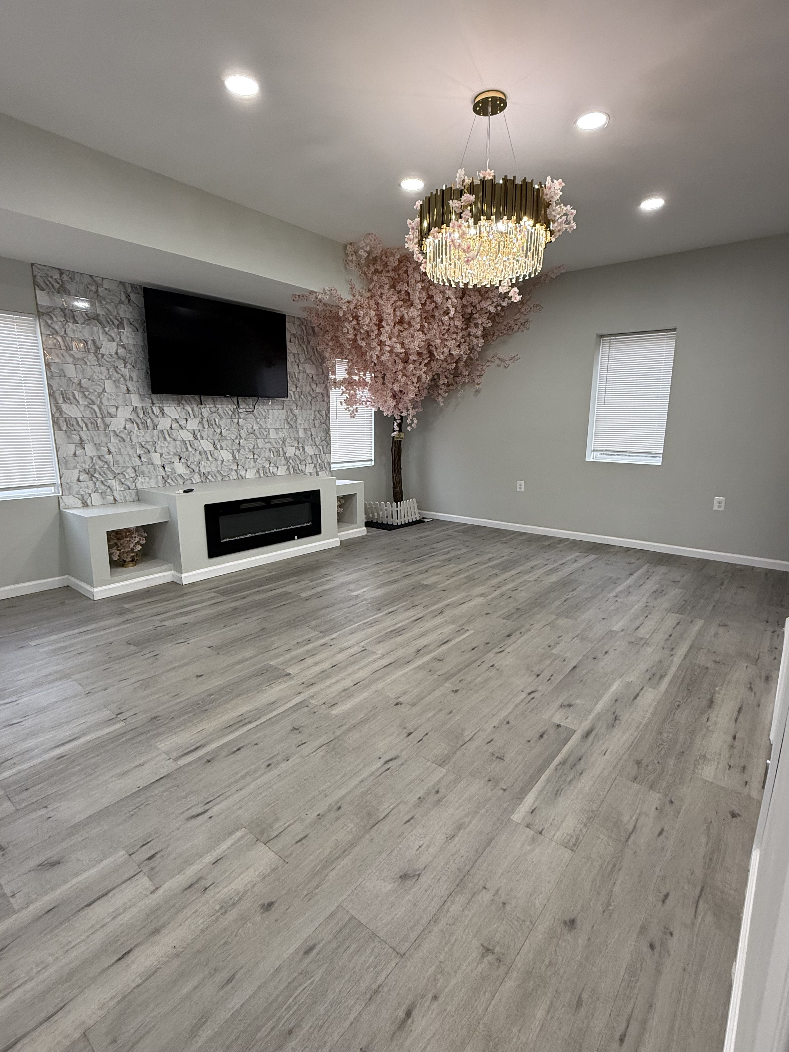 Design Your Story: A Custom Jewelry Experience